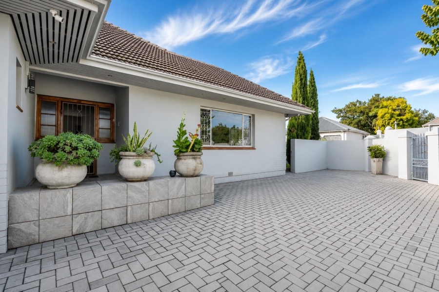 To Let 3 Bedroom Property for Rent in Denneburg Western Cape